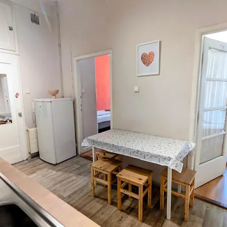 Flat In Zizkov -403- * Prague