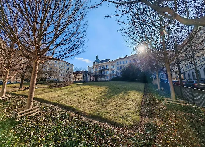 Flat In Zizkov -403- شقة